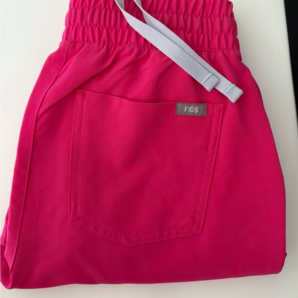Figs Hot Pink Pink Scrub Set